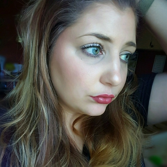 Meet your Posher, Erin - Picture 1 of 1